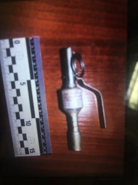 В Киеве заместитель директора гимназии хранил оружие и психотропы